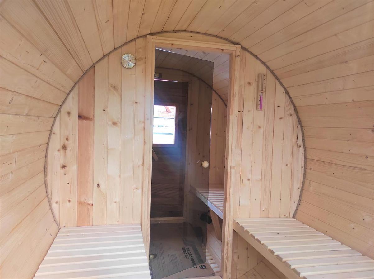 Feriehus Gosciniec Echo Drewniane Caloroczne Piecki (Warmian-Masurian)